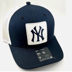 NEW Nike Swoosh New York Yankees Mens Black Rise Adjustable Trucker Hat M/L